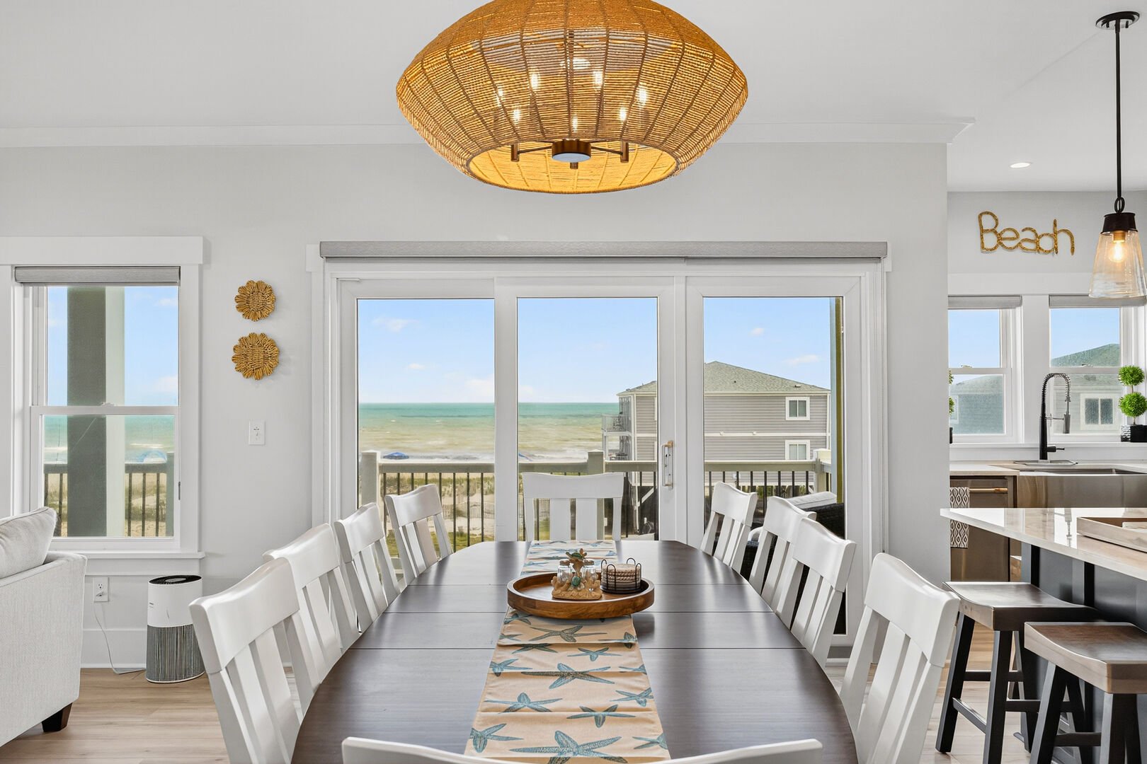 Dinner seating for 10 guests