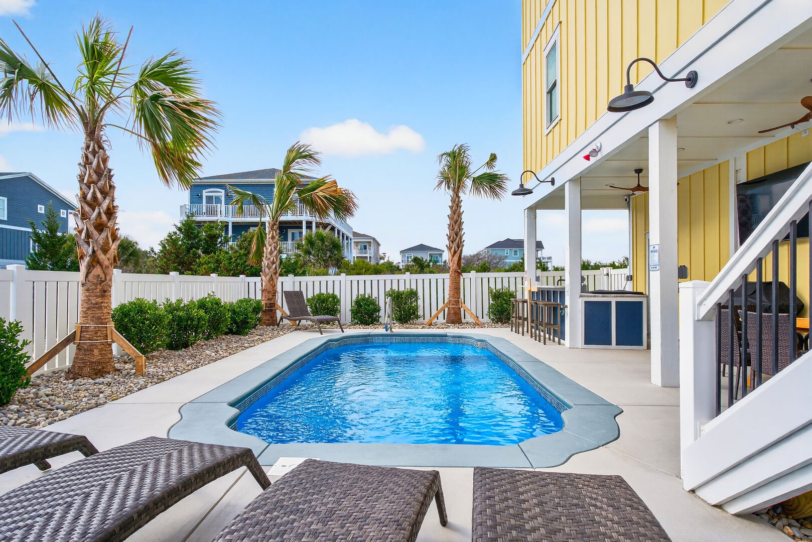 Private heated pool with tiki bar